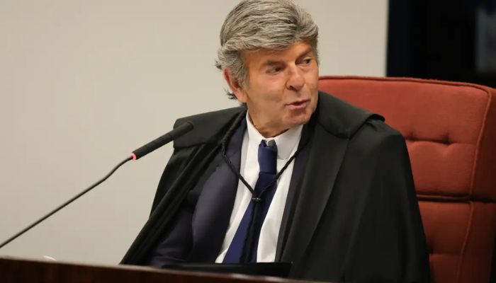  Fux absolve Bolsonaro e condena Braga Netto e Cid pela trama golpista 